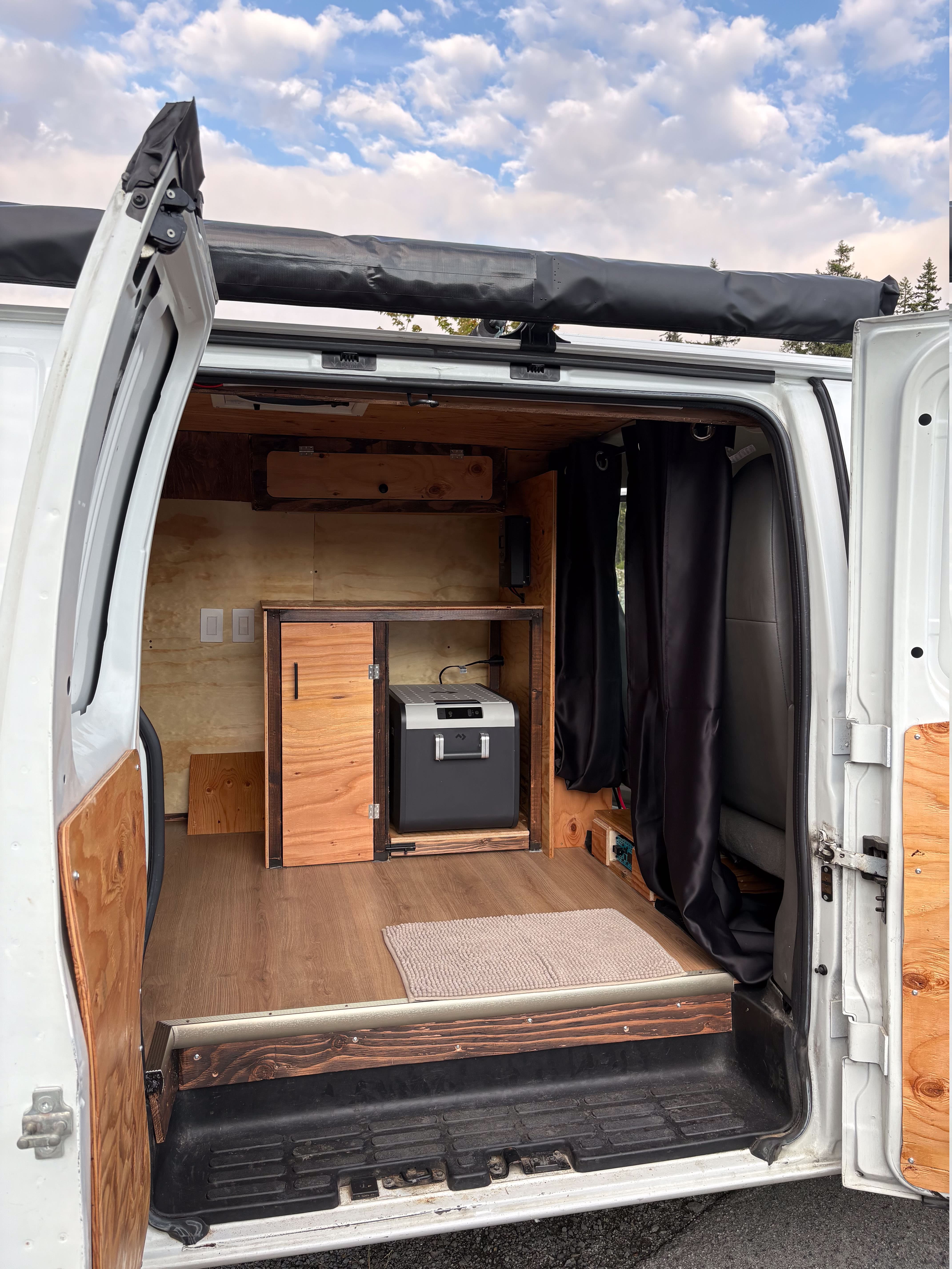 Eddie van exterior